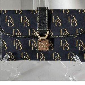 COPY:  DOONEY & BOURKE Women's Gretta Continental Black, Gold Signature Wallet